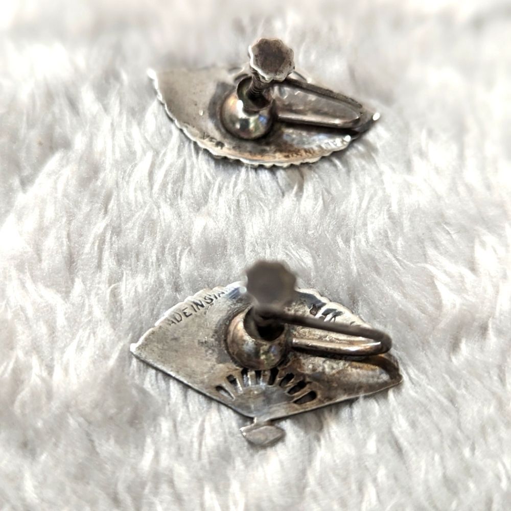 Vintage 30's-40's Sterling Silver Niello Dancer Screw Back Earrings Fan Shaped - Picture 6 of 8